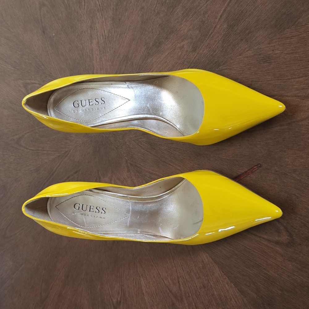 Guess size 7m color yellow